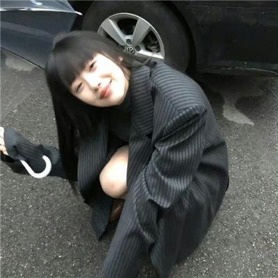 模仿女孩